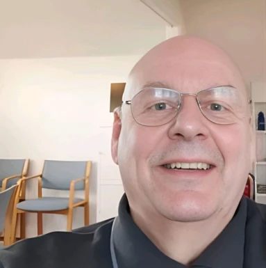 <span>Guapaitaliana, 45</span>&nbsp;<span style='width: 25px; height: 16px; float: right; background-image: url(/bitmaps/flags_small/IT.PNG)'>&nbsp;</span><br><span>Caloocan, Itália</span>&nbsp;<input type='button' class='joinbtn' style='float: right' value='JOIN NOW' />